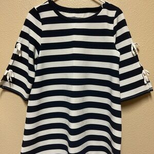 Striped Black and White oversized Top with Bow Sleeves - size XL